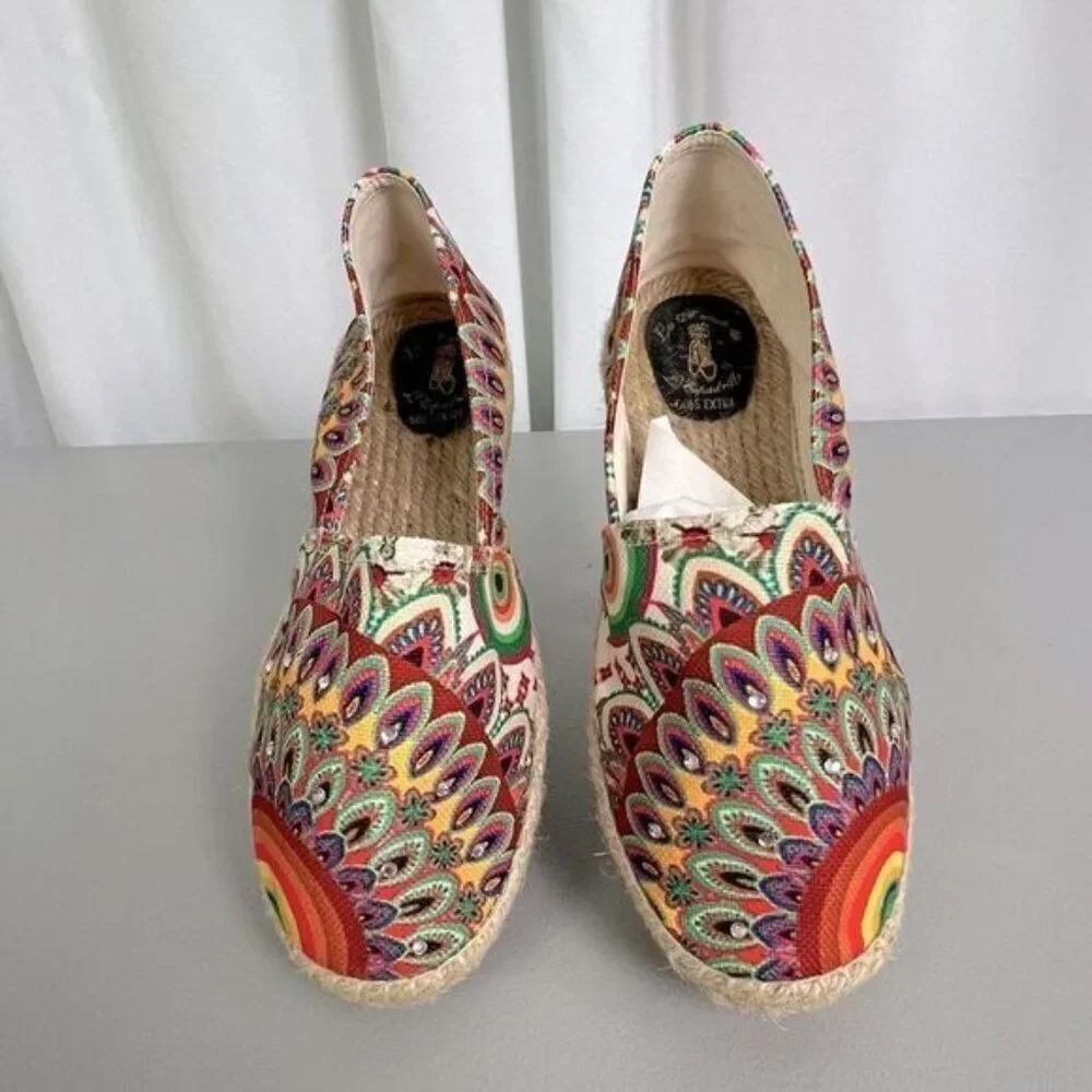 LA MAISON DE L’ ESPADRILLES WOMENS SIZE 8 MULTICOLORED WITH RHINESTONES